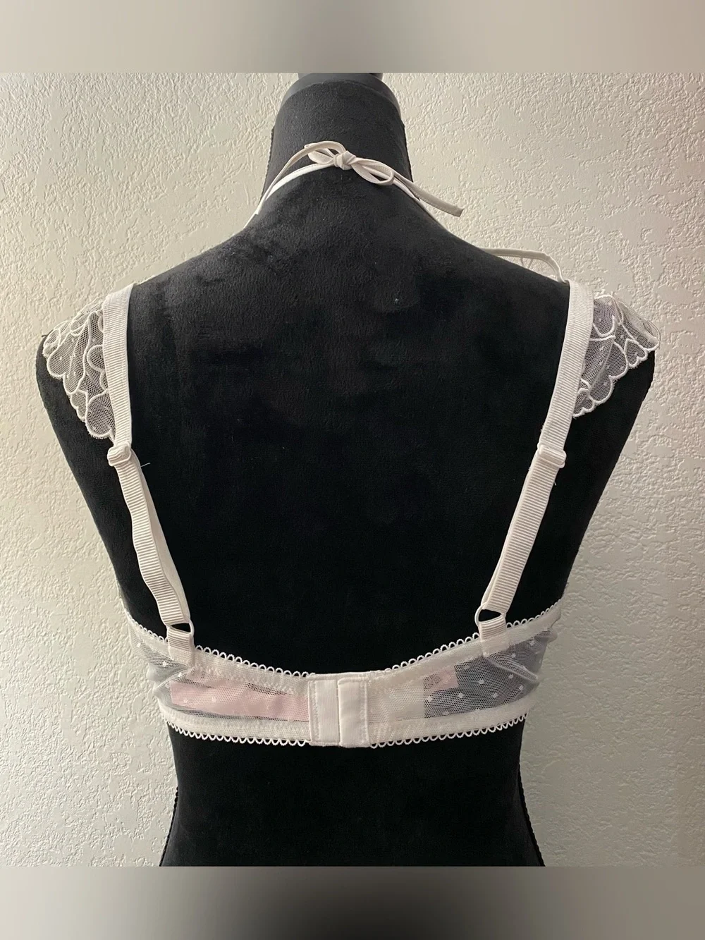 Victoria Secret Tease white underwire bra Size 40C